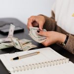 Consejos para negociar salarios y beneficios: Cómo obtener lo que vales